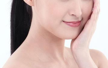 2023成都復(fù)合隆胸醫(yī)生評價前十位(黃曉光、魏東、于永梅個人簡介、口碑不容錯過！)