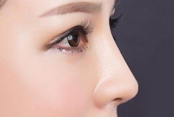 鐘金源羽毛提拉除皺術：令廣州曙光醫(yī)學美容醫(yī)院神奇回春！