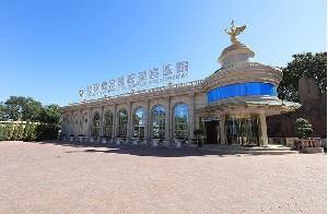 北京玲瓏梵宮醫(yī)療美容醫(yī)院做雙眼皮修復(fù)有什么優(yōu)點(diǎn)？雙眼皮修復(fù)有風(fēng)險(xiǎn)嗎？