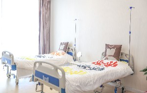 南京美范整形美容診所激光祛眼袋效果如何？激光祛眼袋價格多少錢？