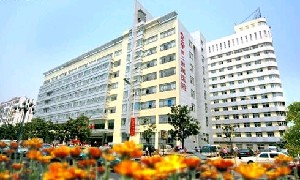 南昌大學(xué)第二附屬醫(yī)院整形美容科內(nèi)切眼袋怎么樣？?jī)?nèi)切去眼袋有何優(yōu)缺點(diǎn)？