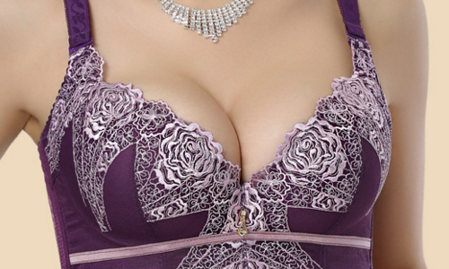 產(chǎn)后乳房下垂矯正手術(shù)價(jià)格怎么樣？乳房下垂矯正術(shù)危險(xiǎn)嗎？