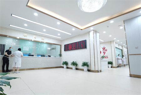長(zhǎng)沙一雅醫(yī)療美容門(mén)診部_大廳